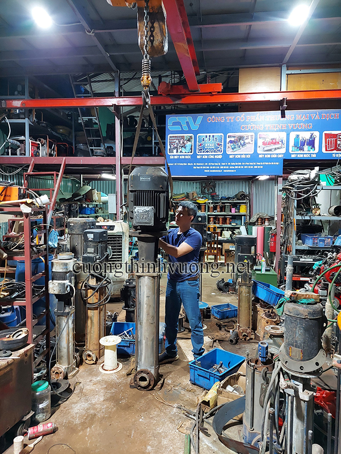 Thay ruột buồng bơm trục đứng công suất lớn